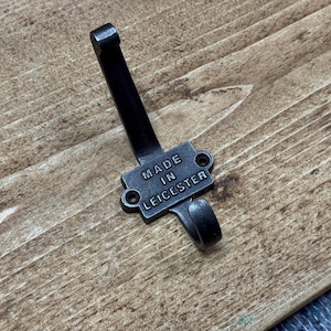 FABRICADO EM LEICESTER \ Gancho duplo de ferro fundido \ Ganchos industriais rústicos de estilo antigo \ Pacote com 1 ou 5