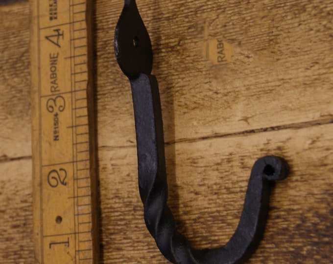 GOTHIC TWIST \ Handforged Coat Hook \ Antique Style Rustic Industrial Hooks \ Pack of 1 or 5 \