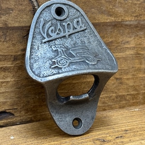 VESPA \ Apribottiglie da parete in ghisa \ Bar per la casa in stile vintage
