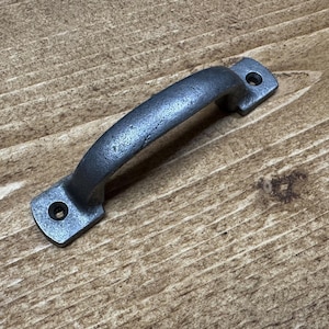 UCHWYT D \ Uchwyt do drzwi żeliwnych 120 mm \ Uchwyt do szuflady w stylu rustykalnym i przemysłowym \ Opakowanie 1 lub 10 sztuk