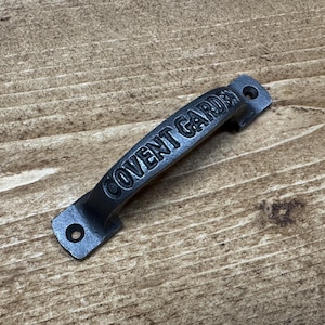 COVENT GARDEN \ Cast Iron Door Pull Handle \ Rustic Industrial Drawer Knob \ Pack of 1 or 10