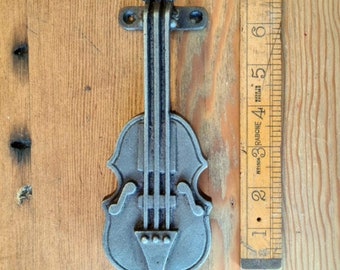 VIOLIN \ Antique Style Cast Iron Door Knocker \ Rustic Industrial Door Furniture