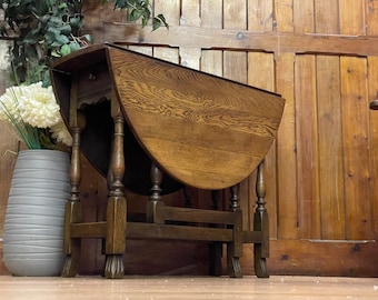 Quality Distressed Oak Drop Leaf Table \ Extending Dining Table \ Country Kitchen Table