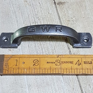 GWR \ Cast Iron Door Pull Handle \ Rustic Industrial Drawer Knob \ Pack of 1 or 10 \ Great Western Railway \