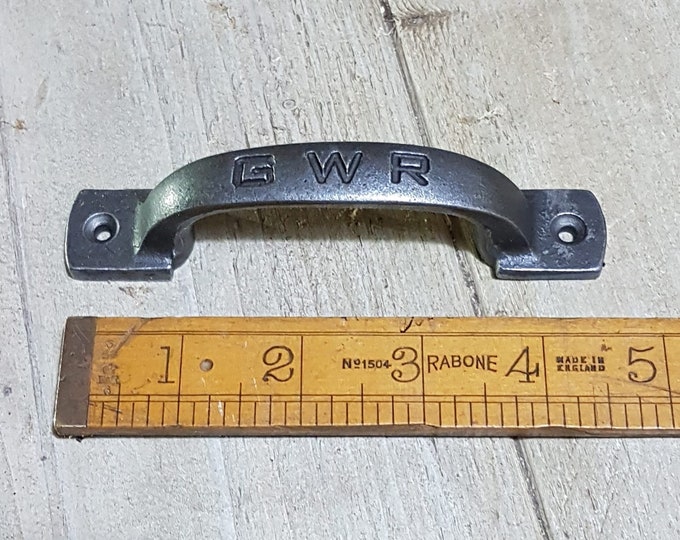 GWR \ Cast Iron Door Pull Handle \ Rustic Industrial Drawer Knob \ Pack of 1 or 10 \ Great Western Railway \