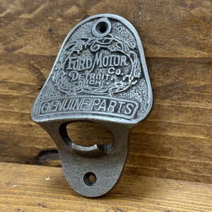 FORD MOTOR Co: Cast Iron Wall Mounted Bottle Opener - Bar Hotel Pub Vintage gift Home Bar