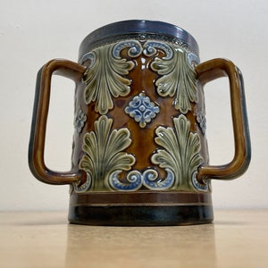 Antik 1906 Doulton Lambeth Tyg \ Trehands kärleksfull kopp