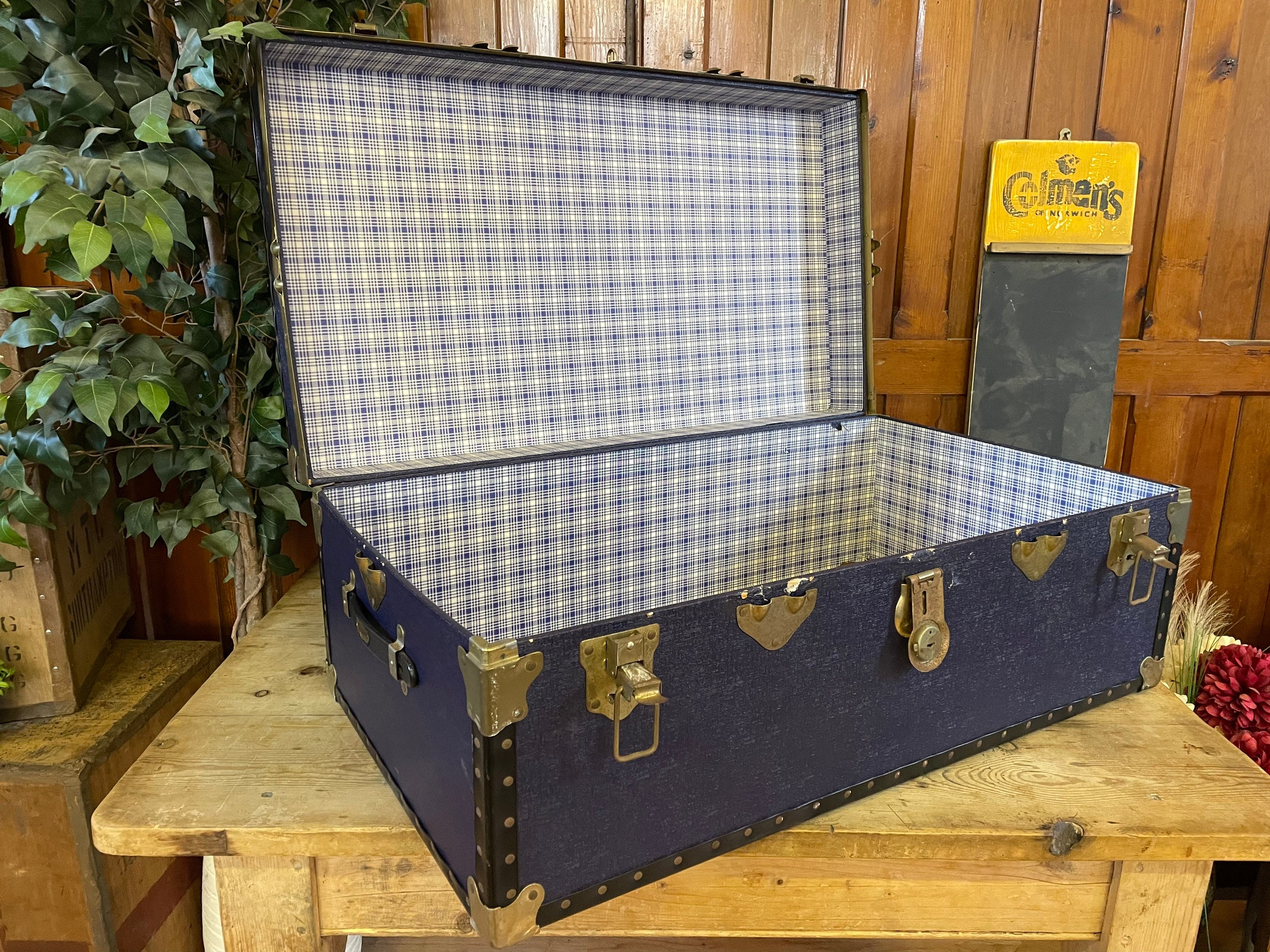 Large Vintage Overpond Steamer Trunk 