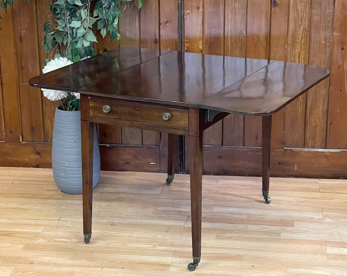 Antique Mahogany Pembroke Table \ Sideboard Tea Table \ Drop Leaf Extending Table \