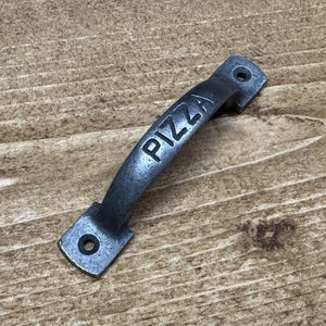 PIZZA Türgriff aus Gusseisen Rustikaler Industrie Schubladenknauf 1er oder 10er Pack