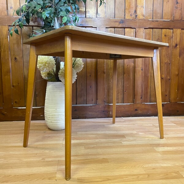 Vintage 70’s Formica Kitchen Table \ Mid Century Dining Table