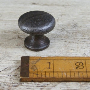 IRON SHAKER KNOB \ 32mm Cast Iron Cabinet Knob \ Rustic Industrial Drawer Handle \ Pack of 1 or 10