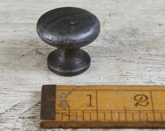 IRON SHAKER KNOB \ 35mm Cast Iron Cabinet Knob \ Rustic Industrial Drawer Handle \ Pack of 1 or 10