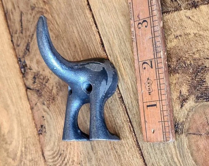 DOG TAIL \ Cast Iron Coat Hook \ Antique Style Rustic Industrial Hooks \ Pack of 1 or 5