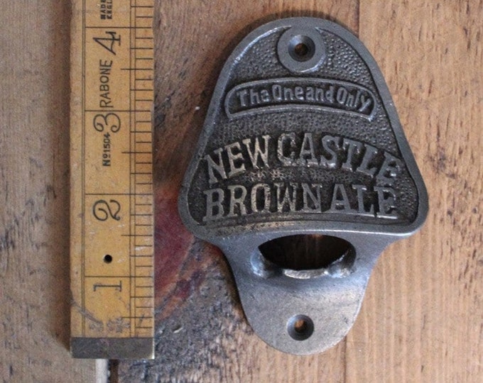 TRADE Pack of 10 \ NEWCASTLE BROWN \ Cast Iron Wall Mounted Bottle Opener \\ Bar \\ Hotel \\ Pub \\ Antique \\ Vintage