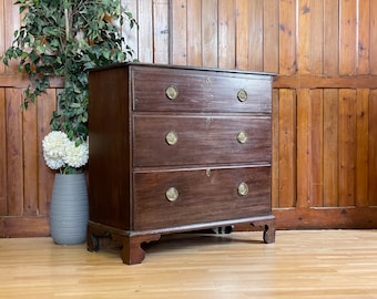 Antique Georgian Chest Of Drawers \ Mahogany Bedroom Drawers \ Storage