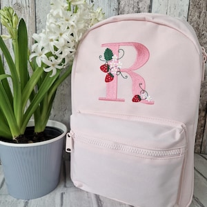 Sac à dos fraise initiale pour filles, sac enfant brodé baies personnalisé, rentrée des classes, sac pour chambre d'enfant, sac à dos pour tout-petit, anniversaire baies