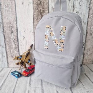 Sac à dos personnalisé pour enfants, véhicules de transport de voitures, alphabet brodé, sac pour chambre d'enfant sans nom, sac à dos pour la rentrée des classes