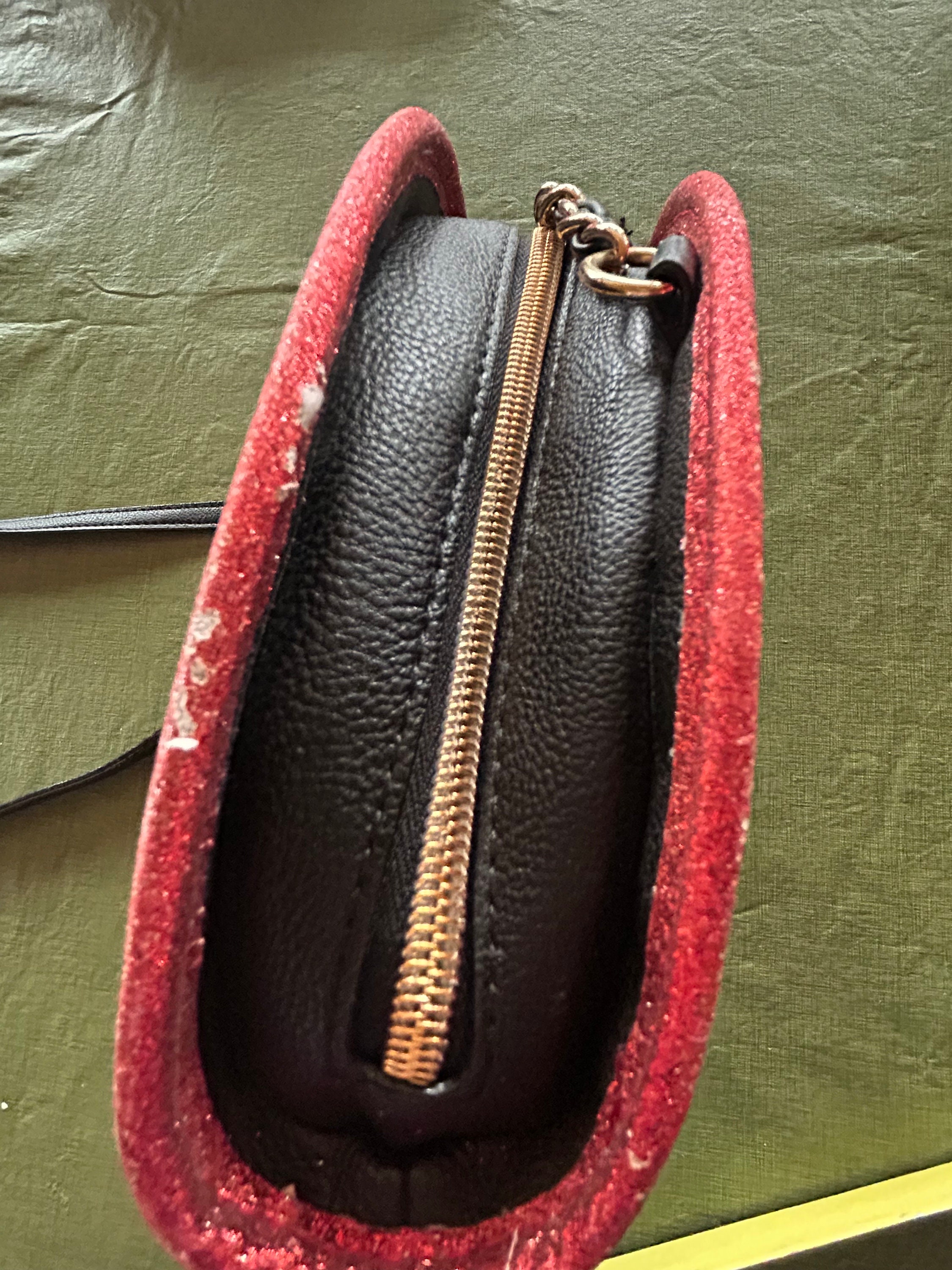 Betsey Johnson/i Love Hue Crossbody Faux Leather/glittered
