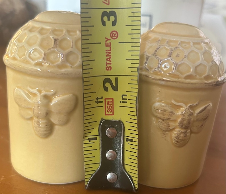 Boston International Honeycomb Salt and Pepper Shaker