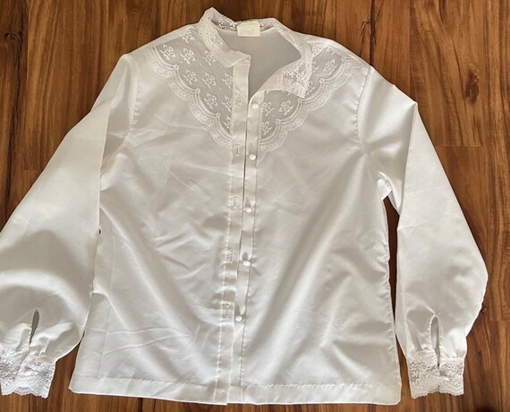 Private Line all polyester button front lacy long… - image 3