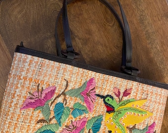 Hummingbird/floral straw handbag