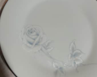 ノリタケ　ヴィンテージプレート　VIRTUE 2934　バラ　大皿1枚、小皿5枚 Vintage Noritake Virtue 2934 - 10 Inch Oval Serving or Vegetable