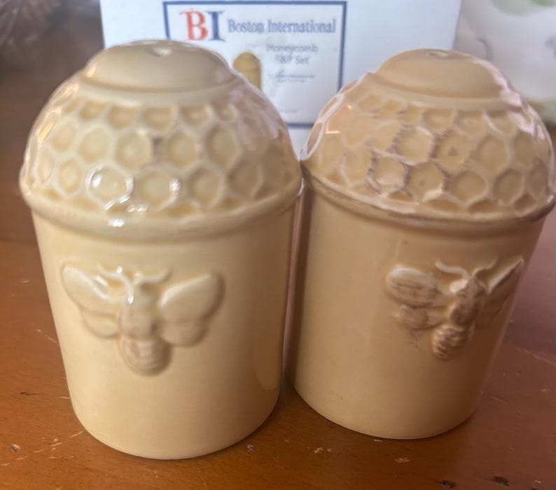 Boston International Honeycomb Salt and Pepper Shaker - Thumbnail 2