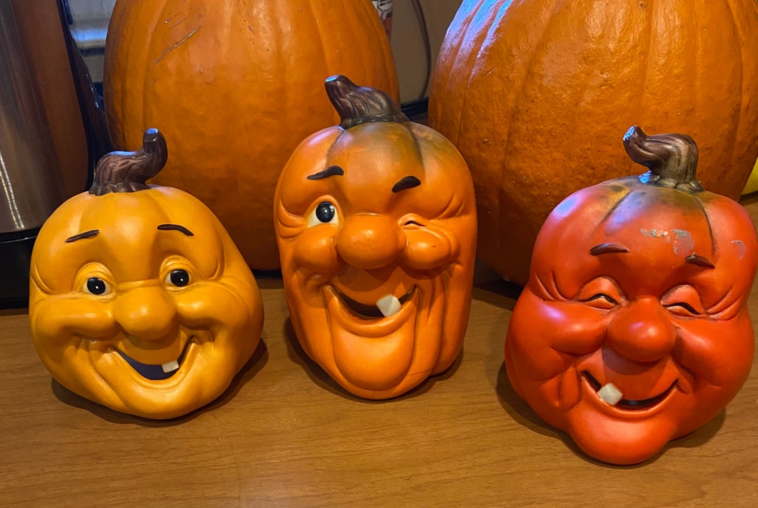 House of Lloyd Halloween Exclusive. Three Faces of Halloween Vintage