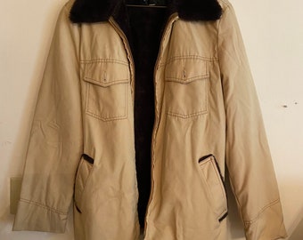 Vintage JC Penneys men’s size medium rugged brown faux fur lined coat with quilted sleeve linings and zippered front