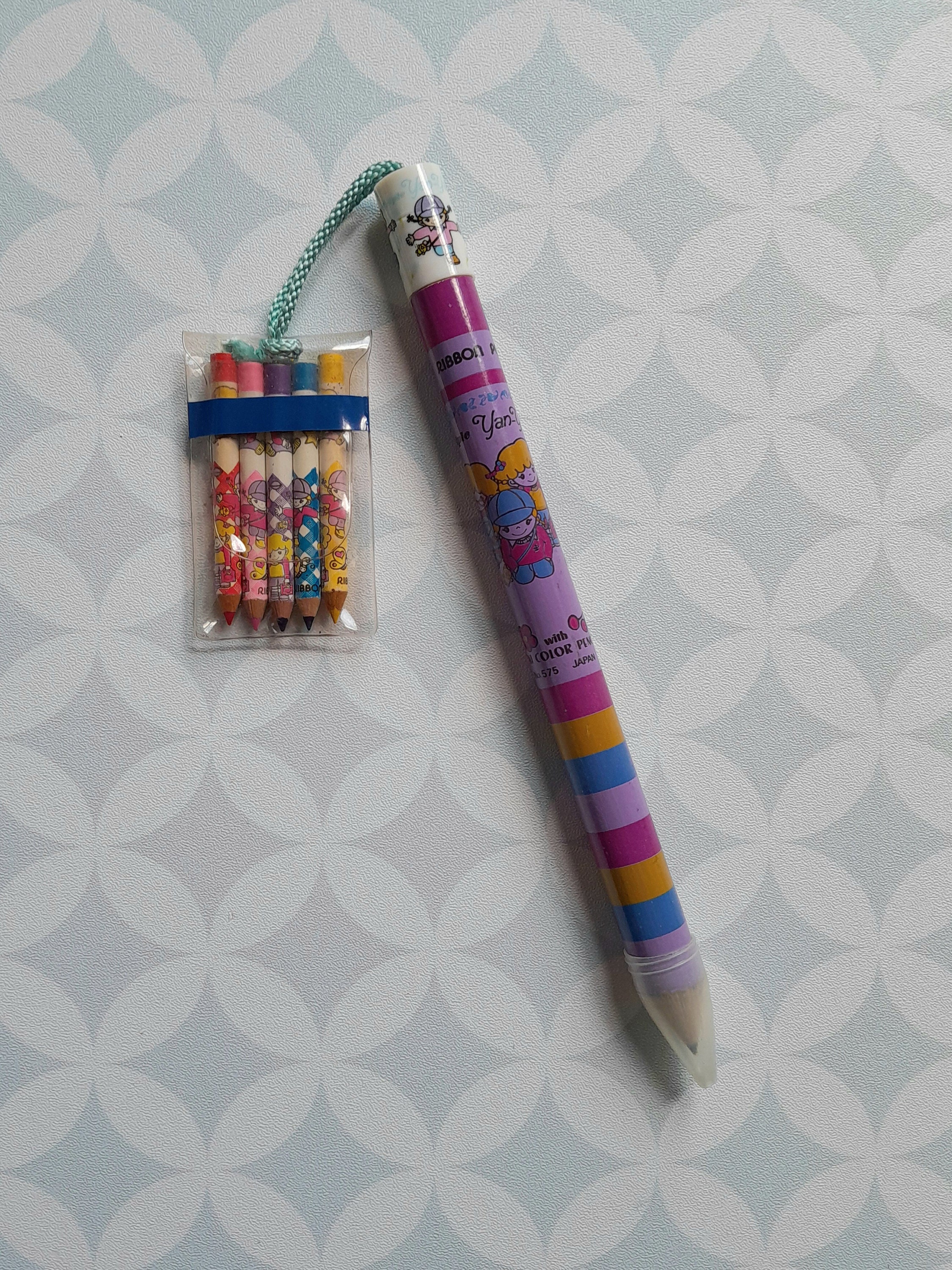 【昭和レトロ】KUTSUWA RIBBON PENCILミニペンシル赤色女の子 昭和レトロ】KUTSUWA RIBBON PENCILミニペンシル赤色女の子