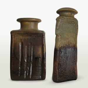 2 Ceramic Vases by Heiner Balzar for STEULER Objekte 915, 91? – Vintage Wabi-Sabi Lava Ikebana Vases in Excellent Condition