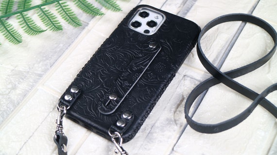This Crossbody Phone Case Is Travel Writer-approved