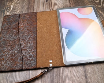 Wristlet Fold iPad 10.9/iPad 10.2,iPad 9.7,iPad Pro 12.9,iPad Pro 11, new iPad Pro 10.5 Pro 12.9(2022) Case Embossed leather Yellowish brown