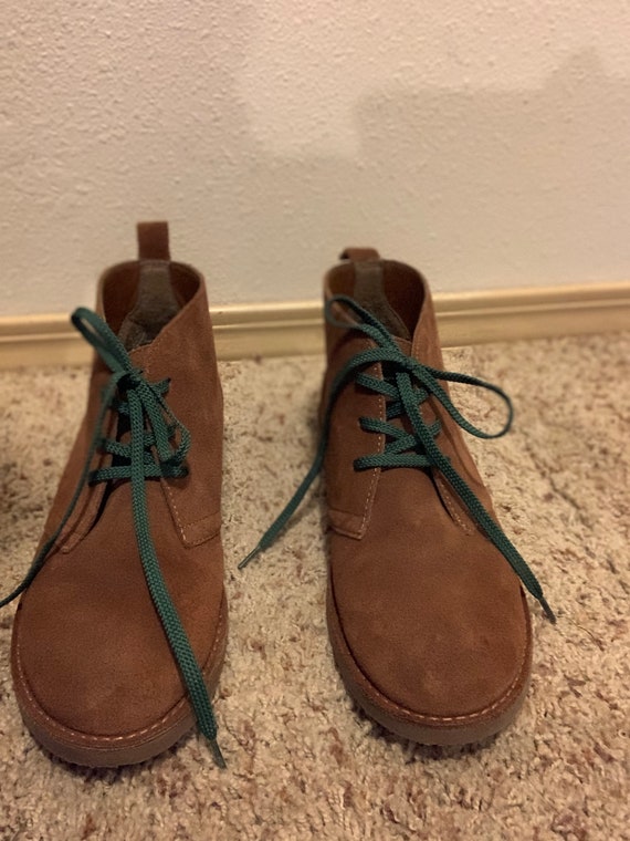 Brown suede unisex boots