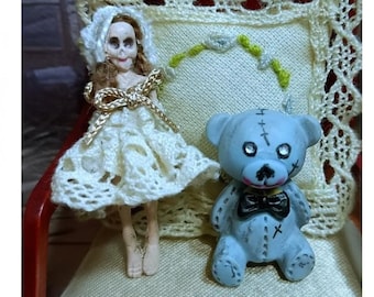 1:12 Haunted dollhouse, miniature haunted toys, scary doll, scary bear, halloween, haunted mansion, abandoned house, undead, creepy toys