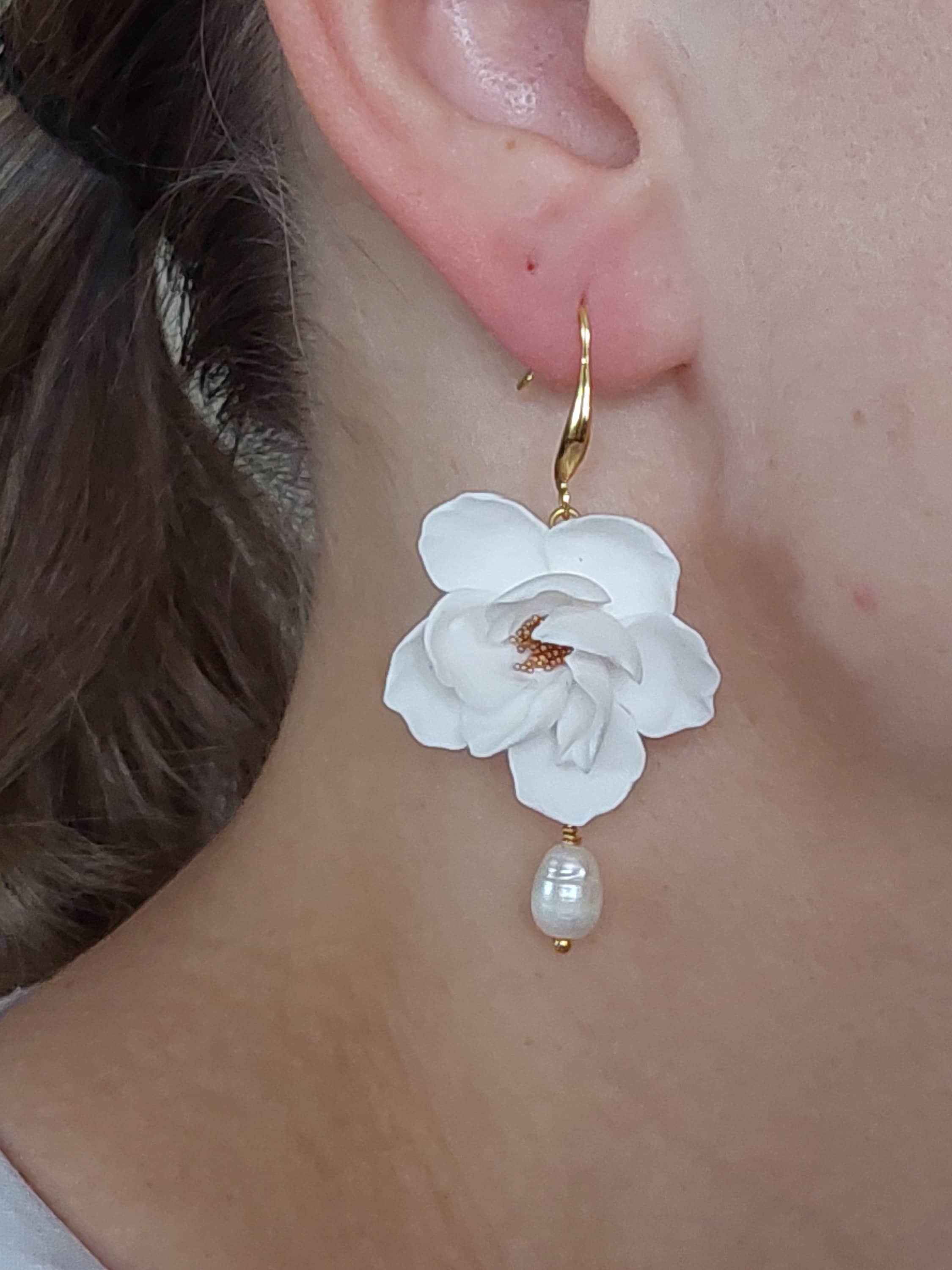 Flower Earrings White