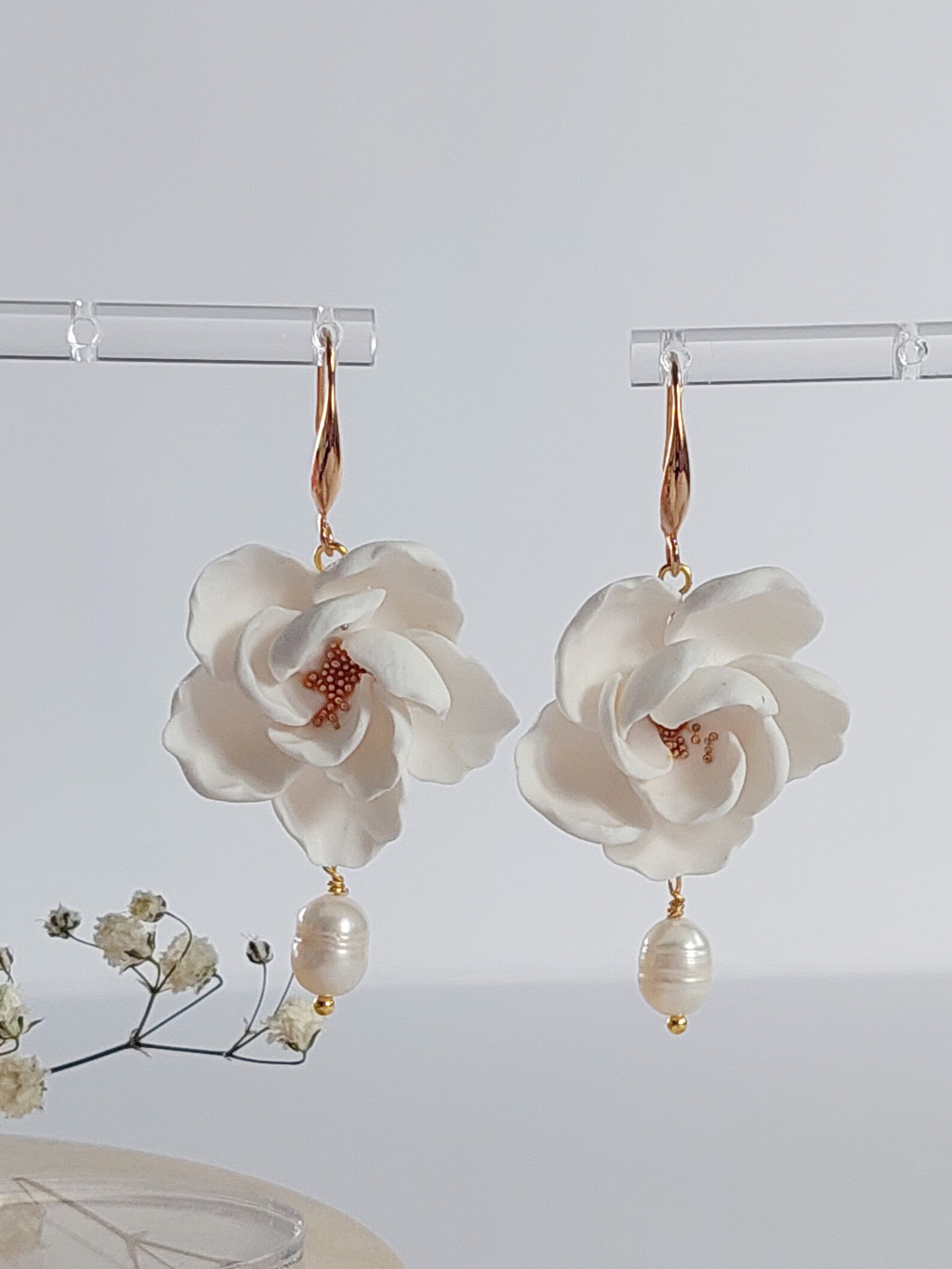 Flower Earrings White main image 1