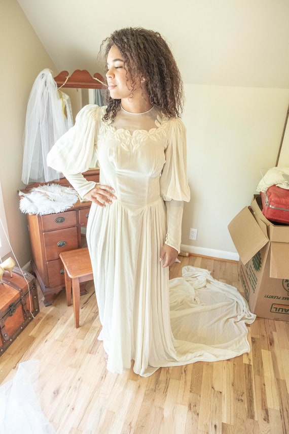 Vintage Crushed Velvet Wedding Dress