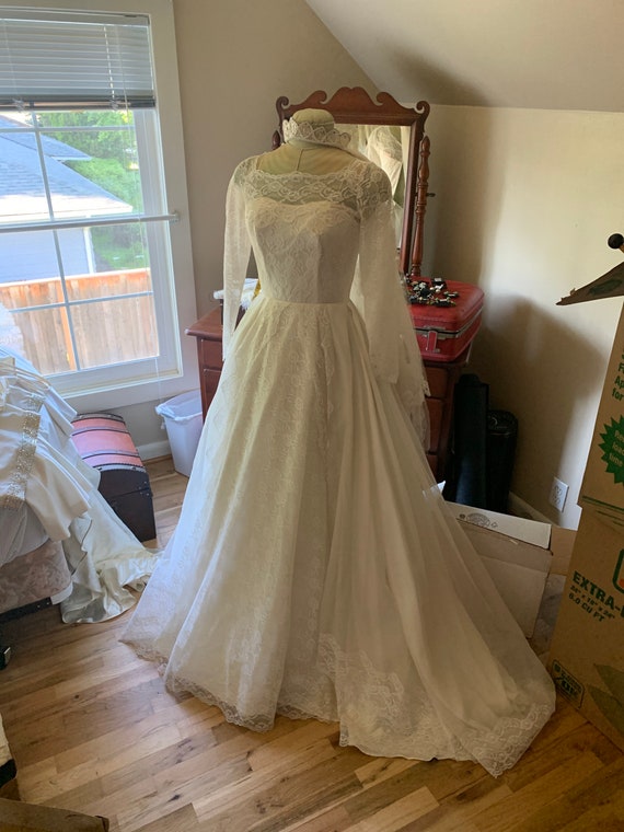 Vintage lace Wedding Dress