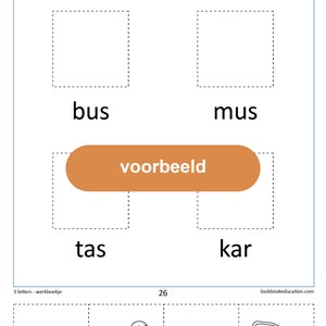 May include: A worksheet with a Dutch word list for a children's educational activity. The words are "bus", "mus", "tas", and "kar". There is a cut-out area for each word and a sample cut-out area with the word "voorbeeld".