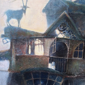 Puede incluir: Una pintura de una casa con una ventana grande y una cabra en el techo. La casa est&aacute; pintada en tonos de marr&oacute;n y gris, y la cabra es negra. El fondo es azul claro.