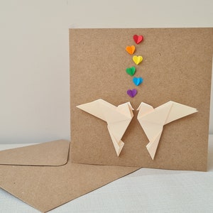 Carte de mariage tourtereaux arc-en-ciel, colombes d'amour origami et coeurs arc-en-ciel, fiançailles, anniversaire gay, carte de mariage gay, mariage arc-en-ciel, fierté image 3