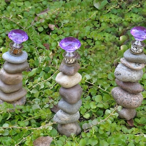 Großer Amethyst-Zen-Stacked-Rocks-Gartenpfahl, Feenstab, dekorativer Pflanzenpfahl
