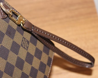 brown wristlet strap