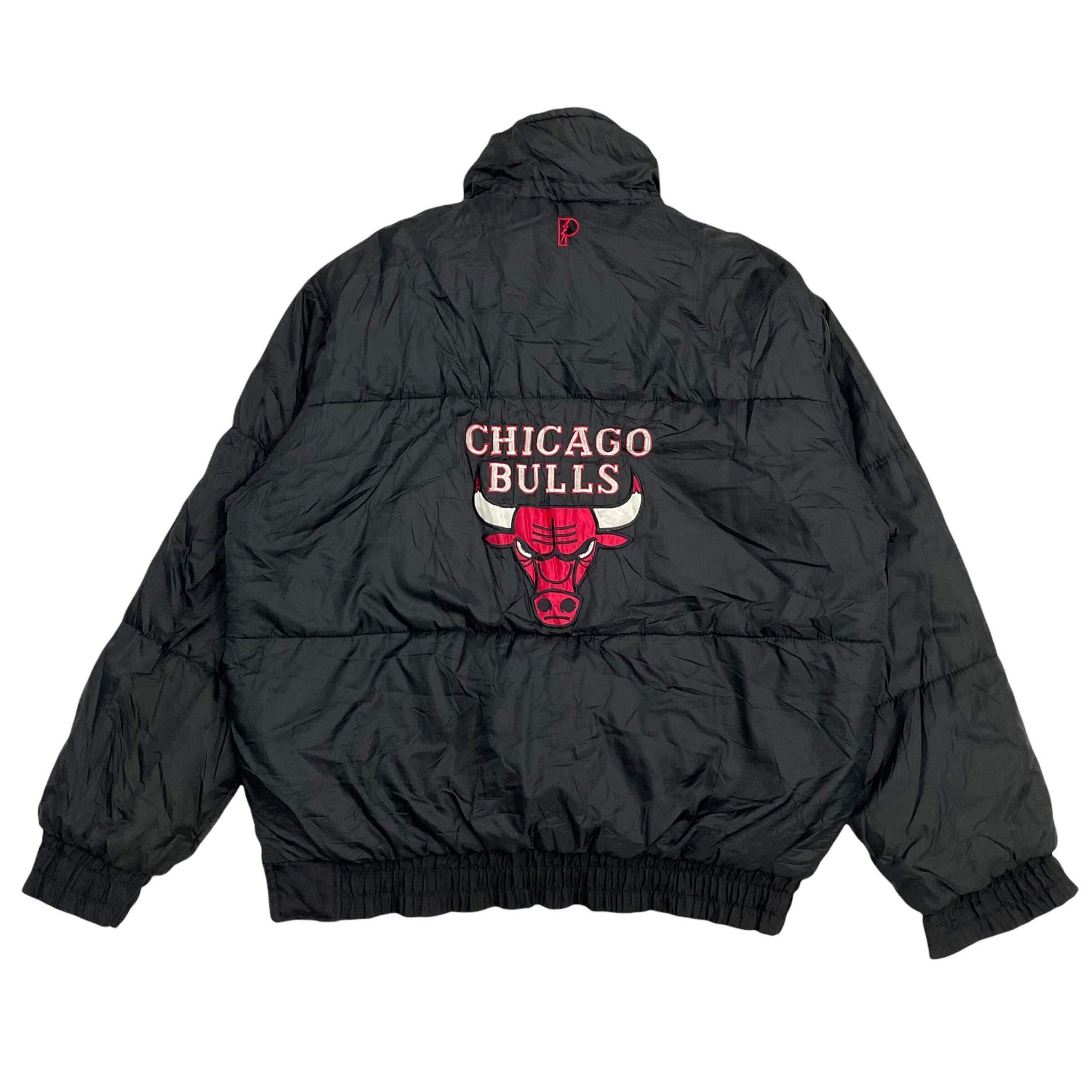 Pick Vintage 90s Pro Player NBA Chicago Bulls Puffer Jacket 