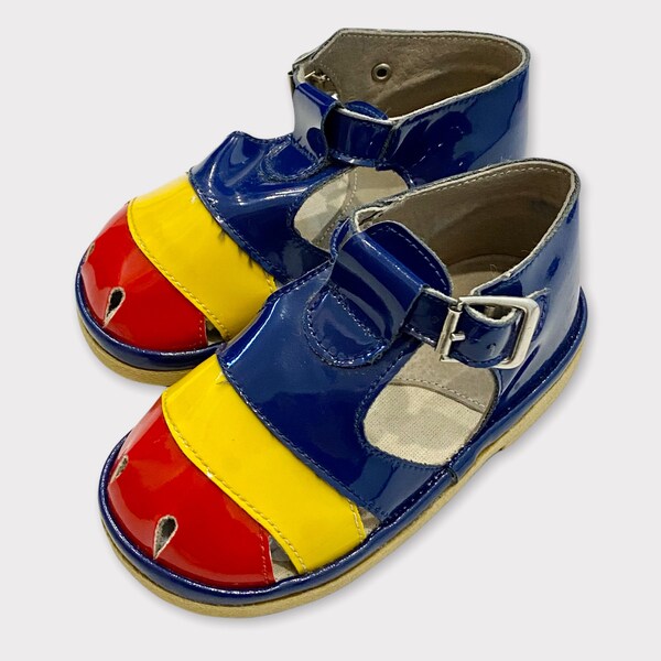 navy closed toe shoes