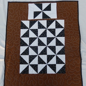 Cabin Quilt, Wheelchair Quilt, Lap Quilt, Desk Quilt with pocket