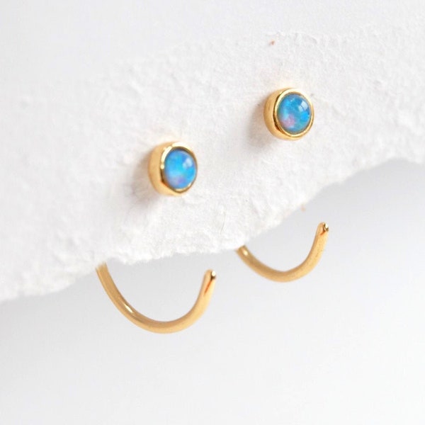 Boucles d'oreilles opale, créoles opale, boucles d'oreilles opale bleue, boucles d'oreilles à tirer, bijoux minimalistes, pierre de naissance d'octobre