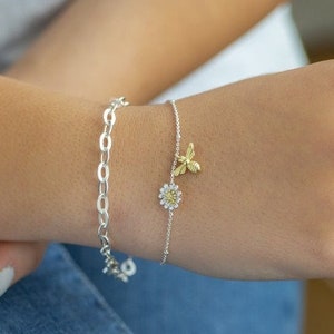 Daisy Bracelet, Gold Bee Bracelet, 925 Sterling Silver Bracelet, April Birth flower, Insect Bracelet image 4